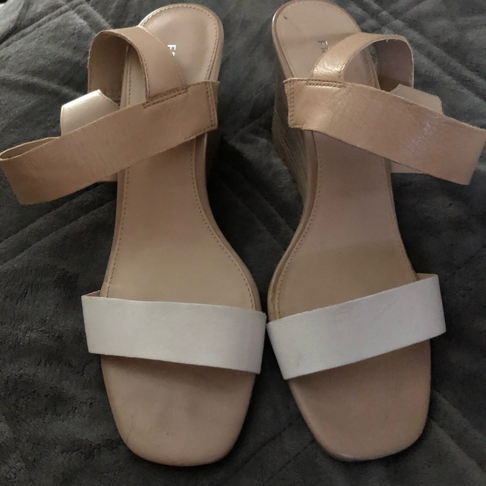 Franco Sarto beige white wedge sandals shoes 9.5